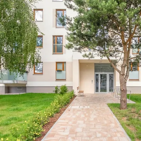 Boho Janow Z Miejscem Parkingowym