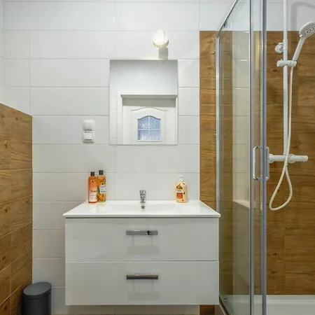 アパート Boho Janow Z Miejscem Parkingowym ウッチ