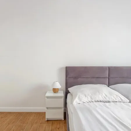 Boho Janow Z Miejscem Parkingowym Łódź