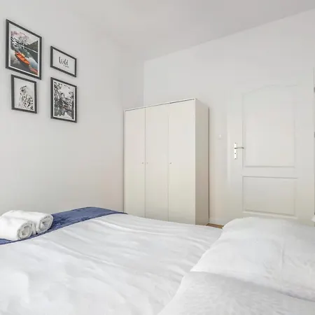 Boho Janow Z Miejscem Parkingowym