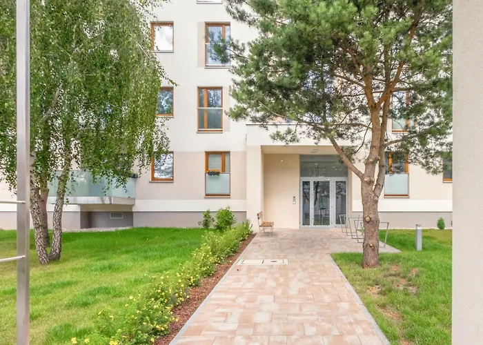 Boho Janow Z Miejscem Parkingowym