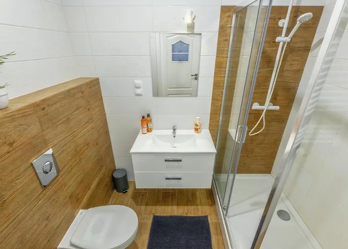 Boho Janow Z Miejscem Parkingowym