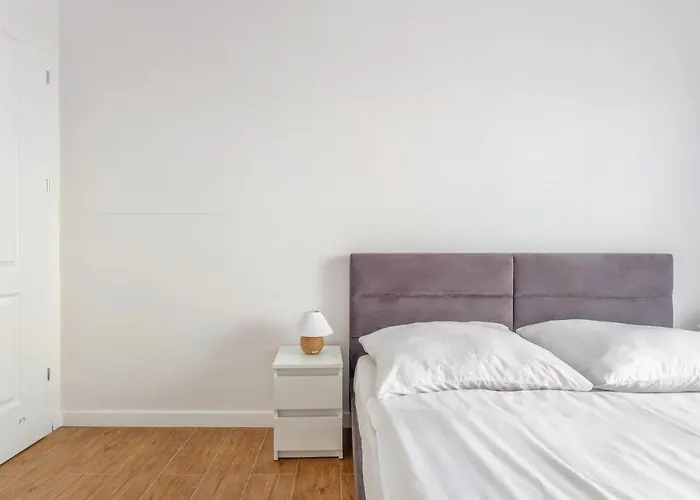 Boho Janow Z Miejscem Parkingowym Łódź